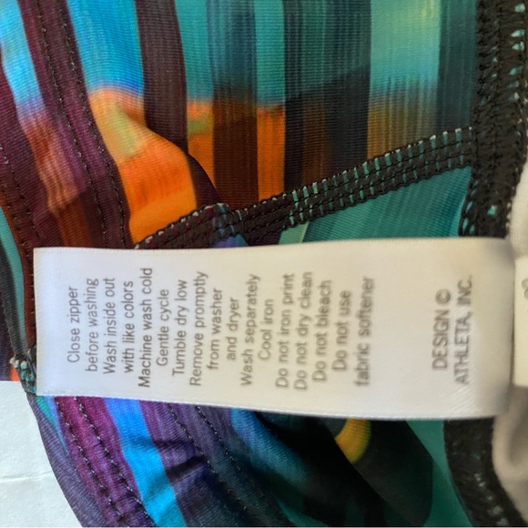 Athleta Rainbow Stripe Laser Beam Sonar Cropped Leggings Size Small - Picture 11 of 15